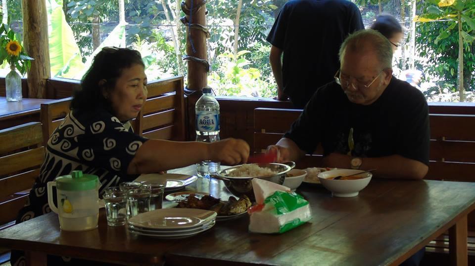Orchid Bungalow & Restaurant Hotel Timbanglawang Kültér fotó